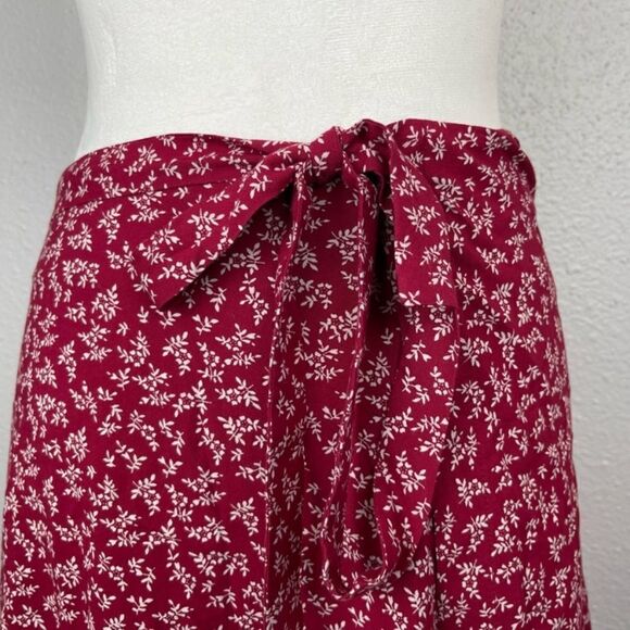 Brandy Melville wrap skirt - Picture 5 of 10
